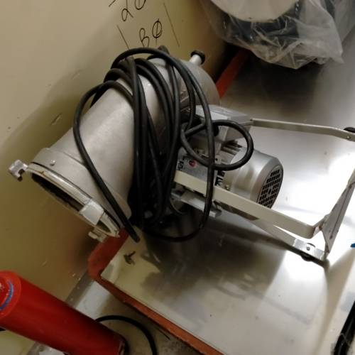 Ventilateur avec moteur ALMO / 0,22 KW/ 3280 tr par mn / Tension 380V