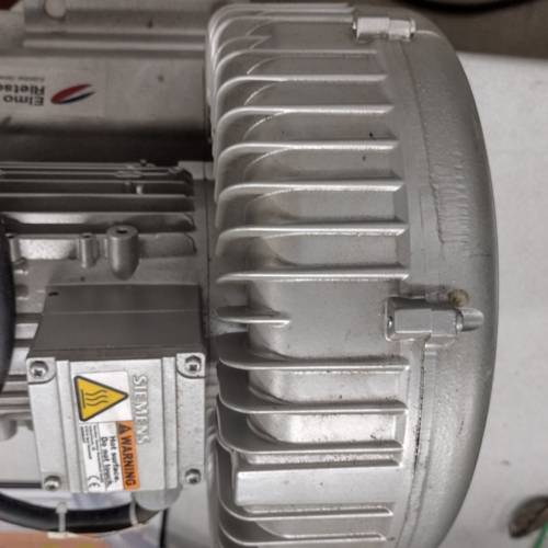 Compresseur à canal latéral