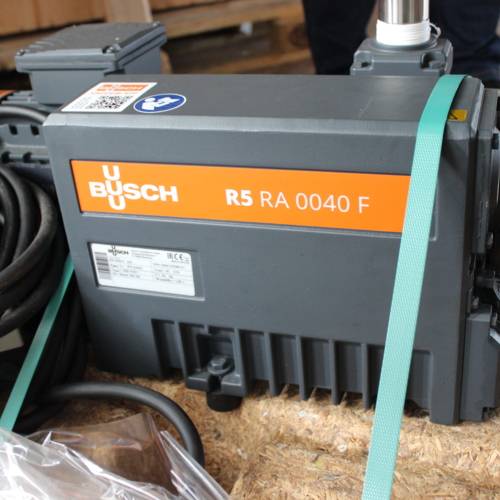 Pompe à vide à palettes lubrifiées